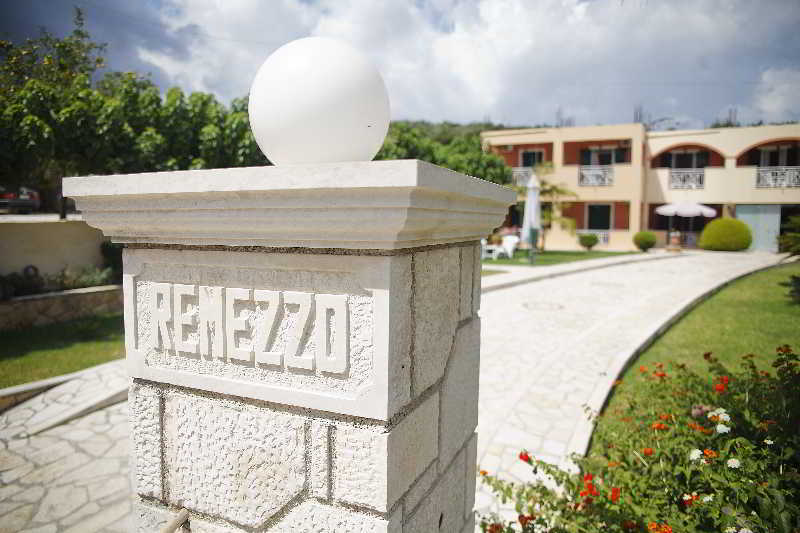 אמודי Remezzo Studios & Apartments מראה חיצוני תמונה