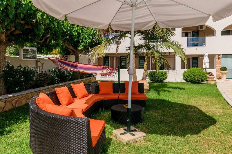 אמודי Remezzo Studios & Apartments מראה חיצוני תמונה