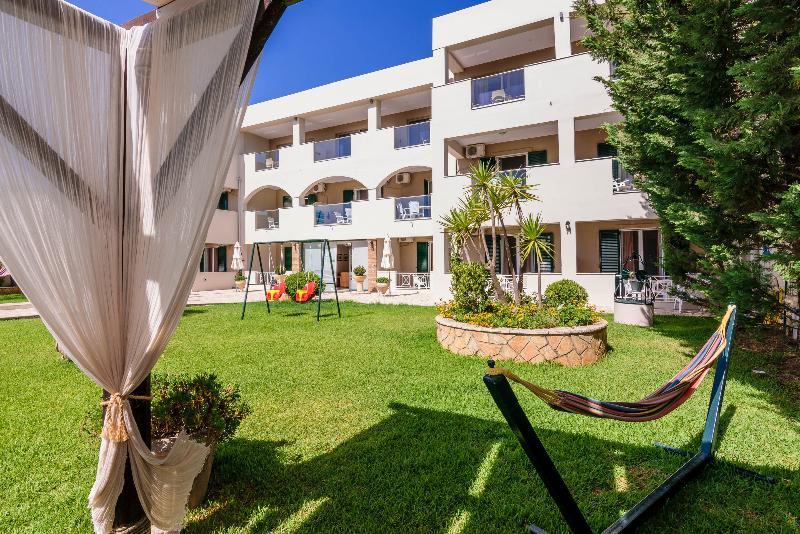 אמודי Remezzo Studios & Apartments מראה חיצוני תמונה