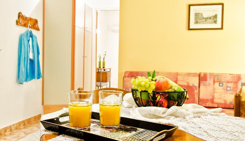 אמודי Remezzo Studios & Apartments מראה חיצוני תמונה